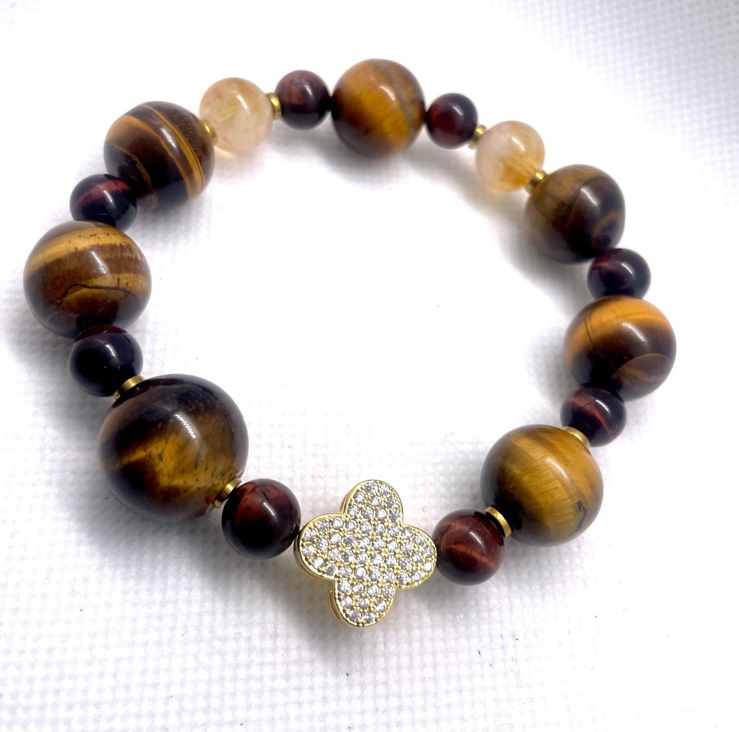 "Lucky Harmony: Four-Leaf Clover & Tiger's Eye Bracelet" - Organicmansion.com
